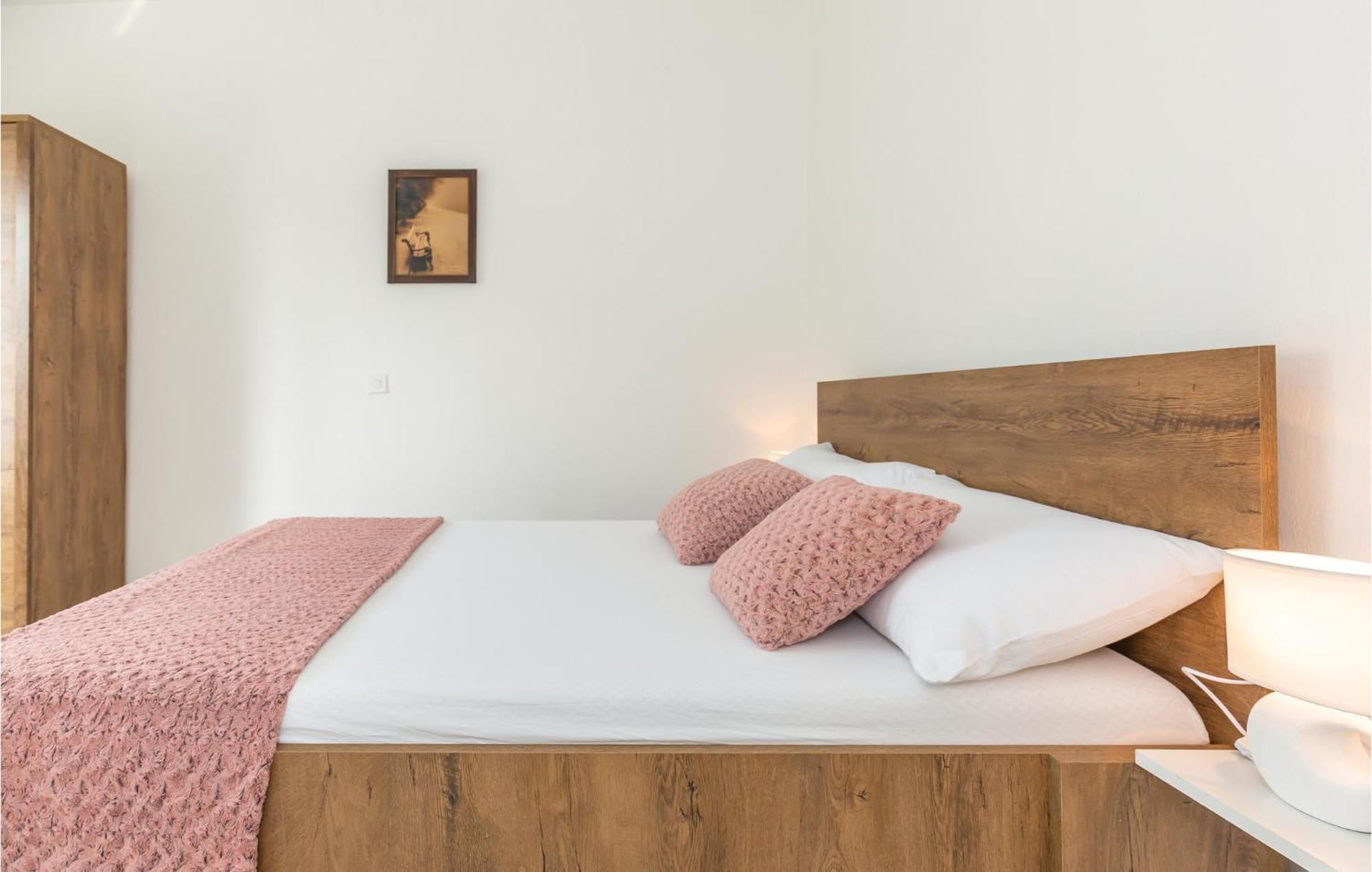Two-Bedroom Apartment in Metković Buitenkant foto