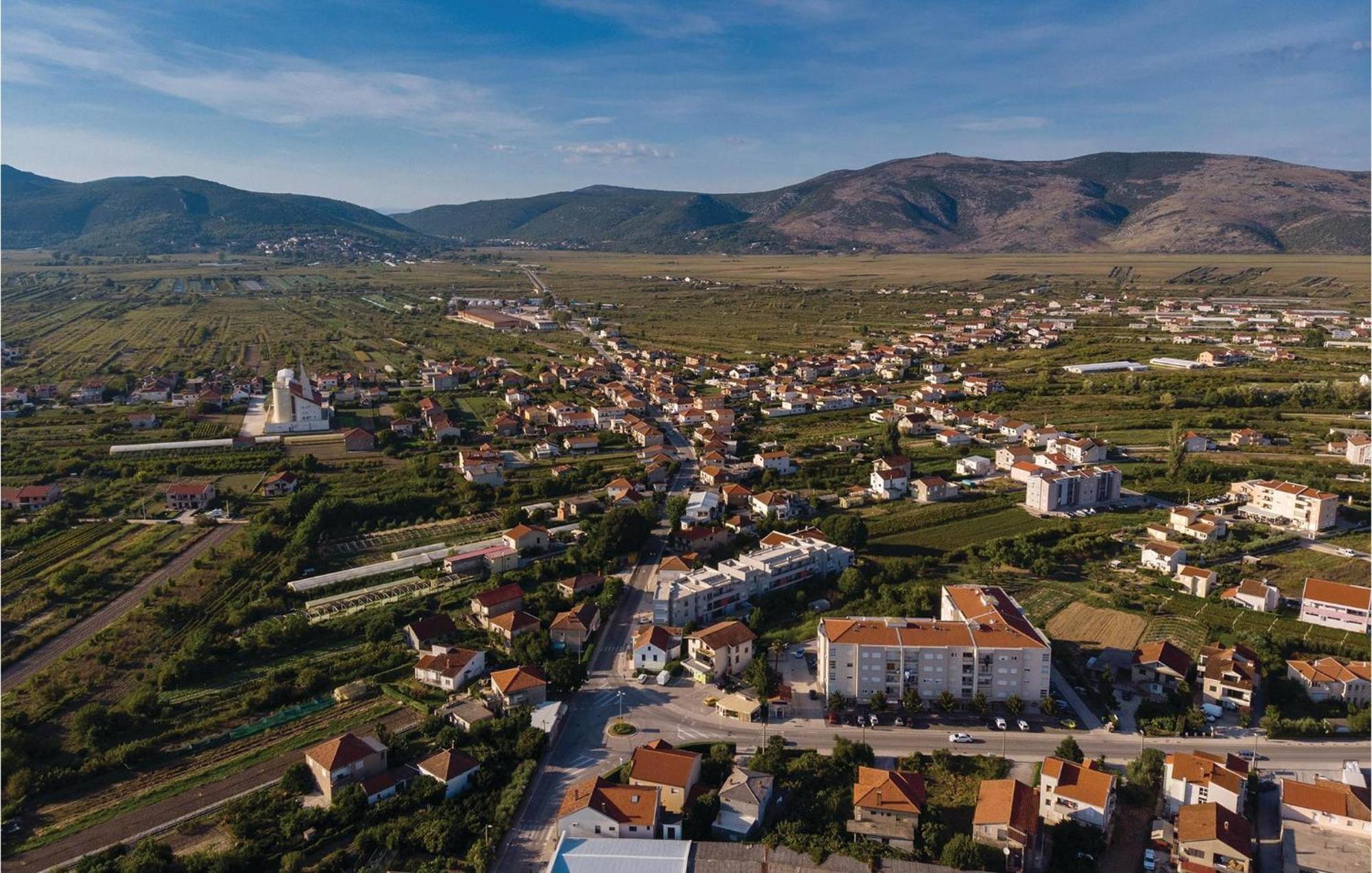 Two-Bedroom Apartment in Metković Buitenkant foto